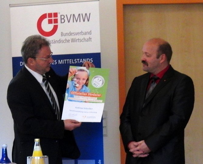 Spende f&uuml;r Kinderhospiz (Foto: Ilka K&uuml;hn)