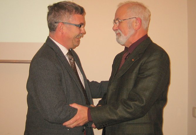 Gl&uuml;ckw&uuml;nsche f&uuml;r Hans-Gerd Adler (Foto: Elke Sagorski)