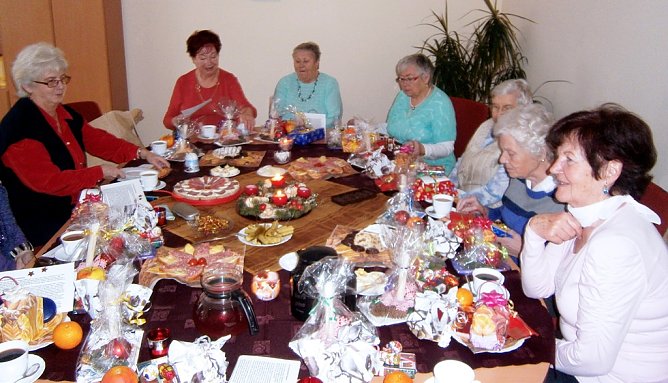 Seniorensportgruppe (Foto: Liane Ebert) Seniorensportgruppe (Foto: Liane Ebert)