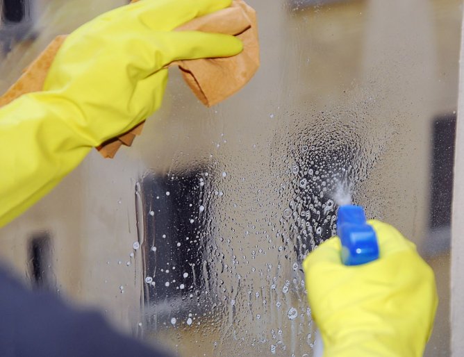 Mindestlohn fürs Putzen (Foto: IG Bau) Mindestlohn fürs Putzen (Foto: IG Bau)