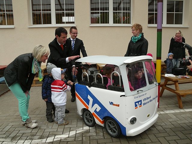 Kindergartenbus (Foto: Ilka Kühn) Kindergartenbus (Foto: Ilka Kühn)