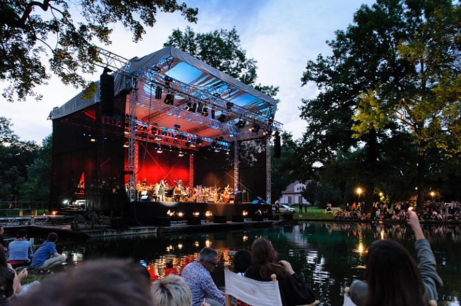 Der Sommer in den Thüringer Städten (Foto: Verein Städtetourismus) Der Sommer in den Thüringer Städten (Foto: Verein Städtetourismus)