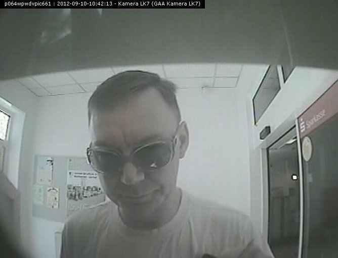 Nach ihm wird gefahndet (Foto: Polizei) Nach ihm wird gefahndet (Foto: Polizei)