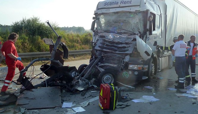 Unfall auf der Autobahn (Foto: API)