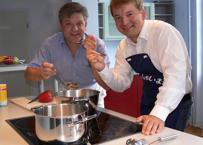 In den Topf gehauen (Foto: Kühn) In den Topf gehauen (Foto: Kühn)