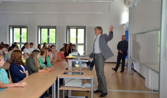 Dittes er&ouml;ffnet Sch&uuml;lerakademie (Foto: FHN)