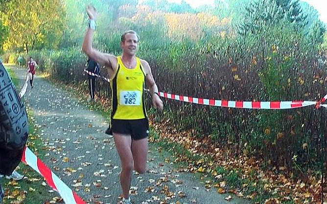 Stadtparklauf (Foto: Karl-Heinz Herrmann) Stadtparklauf (Foto: Karl-Heinz Herrmann)