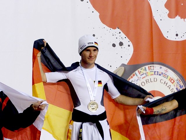 Martin Funke auf dem Siegertreppchen (Foto: J&uuml;rgen Elies)