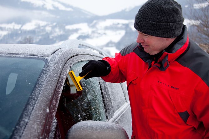 Unbedingt für freie Sicht sorgen (Foto: ADAC) Unbedingt für freie Sicht sorgen (Foto: ADAC)