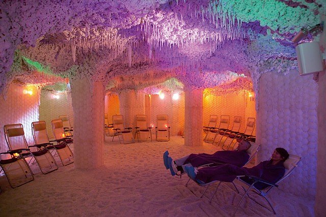 Salzgrotte (Foto: Rüdiger Ullrich) Salzgrotte (Foto: Rüdiger Ullrich)