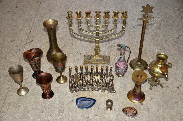 Sakrale Gegenstände (Foto: Polizei Duderstadt) Sakrale Gegenstände (Foto: Polizei Duderstadt)