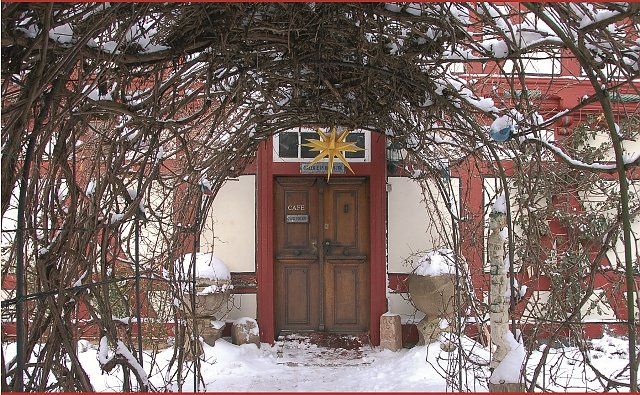 Weihnachtsmarkt mit Kunstmarkt (Foto: Gerlinde Gräfin von Westphalen) Weihnachtsmarkt mit Kunstmarkt (Foto: Gerlinde Gräfin von Westphalen)