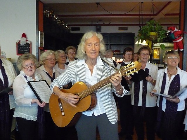 Auszeichnung f&uuml;r Chorleiterin Kohlstedt (Foto: Silke Senge)
