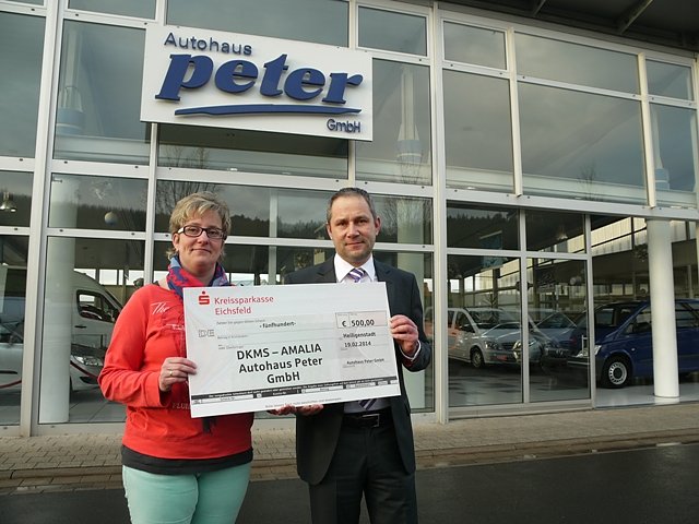 Spendenübergabe (Foto: Ilka Kühn) Spendenübergabe (Foto: Ilka Kühn)