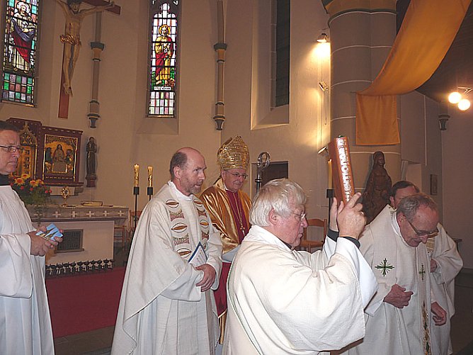 Kardinal Meisner in Sondershausen (Foto: Karl-Heinz Herrmann)