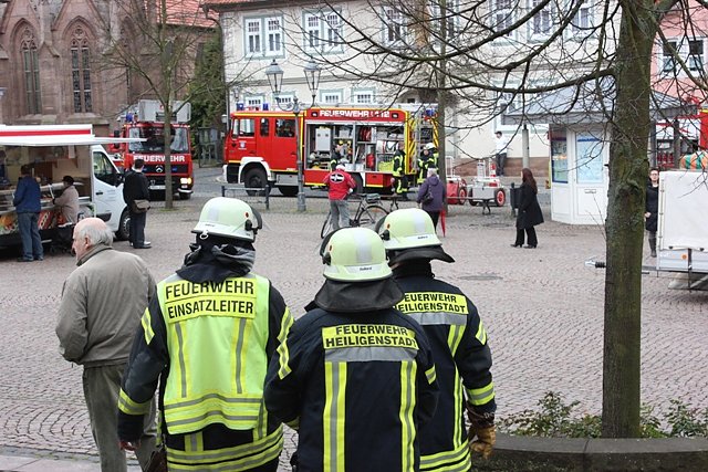 Balkenbrand am Marktplatz (Foto: Feuerwehr Heiligenstadt) Balkenbrand am Marktplatz (Foto: Feuerwehr Heiligenstadt)