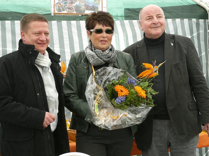 Gratulation für Irene Sander (Foto: Ilka Kühn) Gratulation für Irene Sander (Foto: Ilka Kühn)