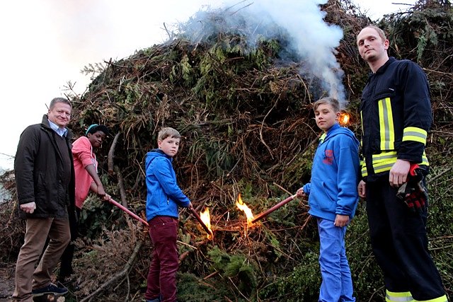 Osterfeuer (Foto: Feuerwehr Heiligenstadt) Osterfeuer (Foto: Feuerwehr Heiligenstadt)