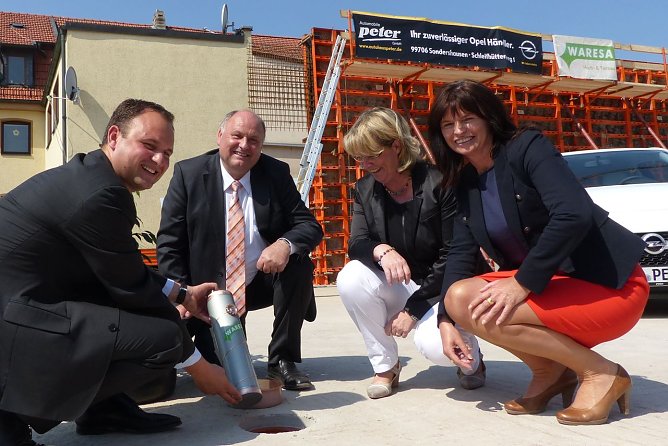 Grundstein gelegt (Foto: nnz)