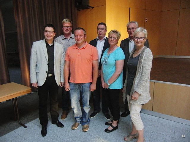 Der neue Ortsteilrat mit B&uuml;rgermeister Gerd Reinhardt (Foto: Ilka K&uuml;hn)