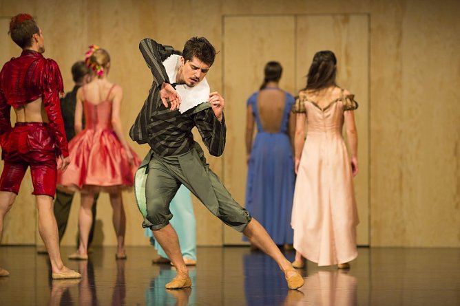 Andr&aacute;s Dobi, Ballettkompanie in Shakespeare. Ein Ballett.� (Foto: T. Graner)