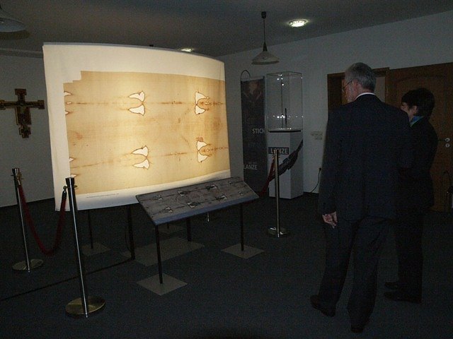 Ausstellung Grabtuch (Foto: Ilka Kühn) Ausstellung Grabtuch (Foto: Ilka Kühn)