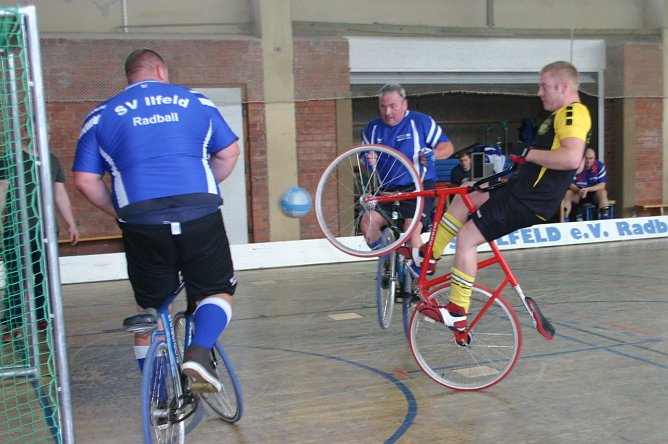 Ilfelder Duo &uuml;bernimmt Tabellenf&uuml;hrung zum Saisonauftakt der Radballer (Foto: Uwe Tittel)