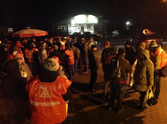 Warnsteik bei Sumito (Foto: IG Metall)