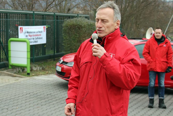 Warnstreik bei WAGO Sondershausen (Foto: Karl-Heinz Herrmann) Warnstreik bei WAGO Sondershausen (Foto: Karl-Heinz Herrmann)