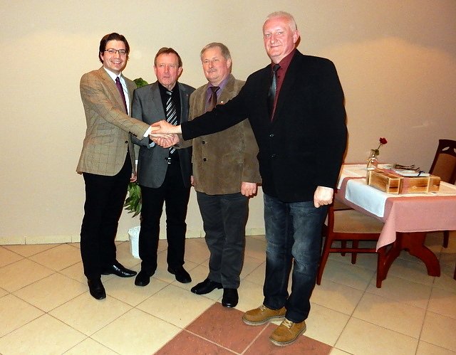 H&auml;ndedruck f&uuml;r eine k&uuml;nftige St&auml;dtefreundschaft (Foto: M. Apel)