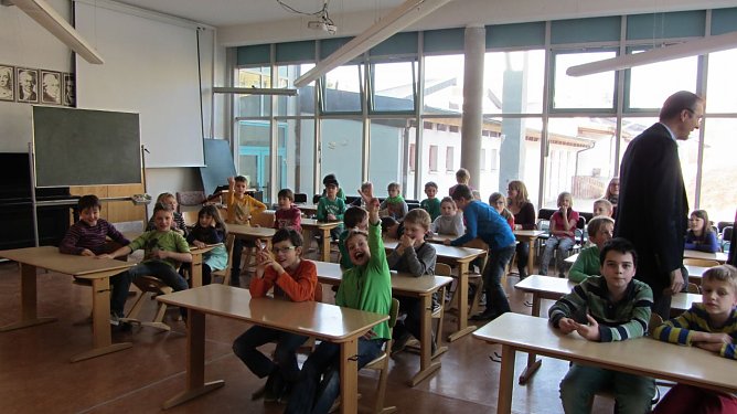 Auswertung Malwettbewerb (Foto: Krieger + Schramm) Auswertung Malwettbewerb (Foto: Krieger + Schramm)