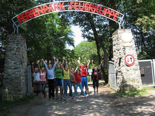 Rustikales Ritteressen (Foto: Ferienpark Feuerkuppe)