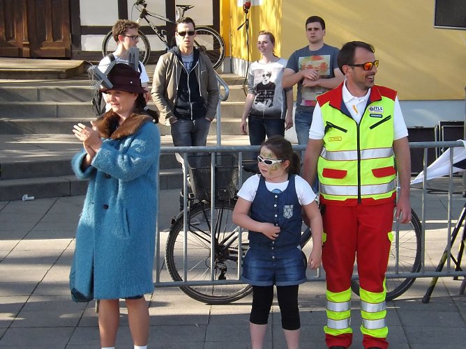 Frau Röbling und Alexander Wettig vom Röblinglaufverein. (Foto: Foto: Mix) Frau Röbling und Alexander Wettig vom Röblinglaufverein. (Foto: Foto: Mix)