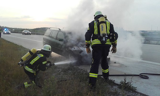 PKW-Brand (Foto: Feuerwehr Heiligenstadt)