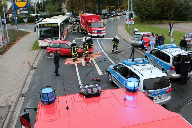 Unfall in der Dingelstädter Straße (Foto: Feuerwehr Heiligenstadt) Unfall in der Dingelstädter Straße (Foto: Feuerwehr Heiligenstadt)