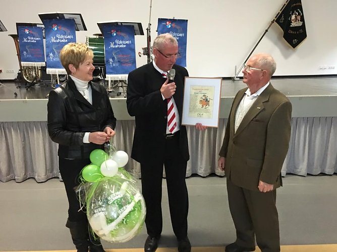 Ossenritter Auszeichnung (Foto: Privat) Ossenritter Auszeichnung (Foto: Privat)