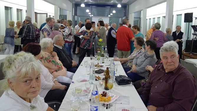 Geselliges Beisamensein (Foto: Werner Probst)