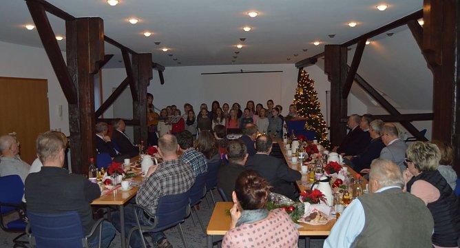 Spenden von der Volksbank (Foto: Volksbank Hig) Spenden von der Volksbank (Foto: Volksbank Hig)