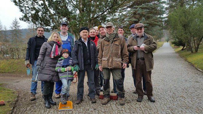 Fr&uuml;hjahrsputz in Heilbad Heiligenstadt (Foto: Christian St&uuml;tzer)