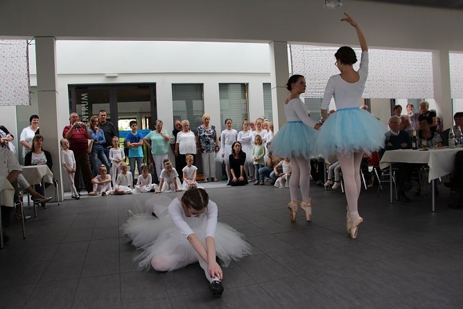 Ballett zur Geburtstagsrunde (Foto: Nadine Gessinger)