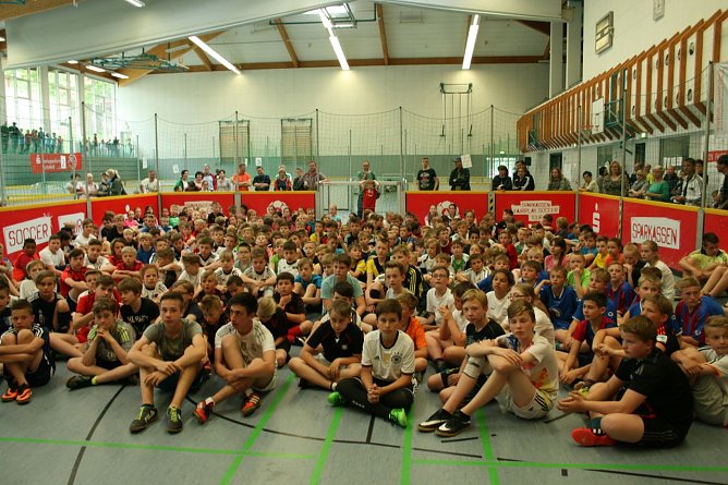 Begr&uuml;&szlig;ung der Teams (Foto: Torsten Kay Schuchardt)