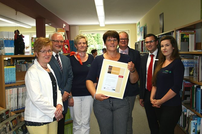 Auszeichnung der Bibliothek (Foto: Torsten Kay Schuchardt)