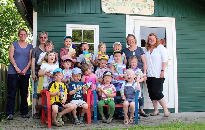 Vor der Zwergenscheune (Foto: privat)