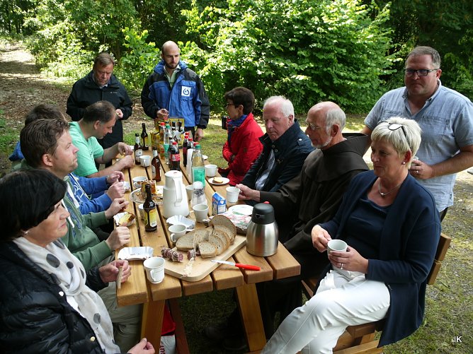 Einweihung der Sitzgruppen (Foto: Ilka Kühn) Einweihung der Sitzgruppen (Foto: Ilka Kühn)