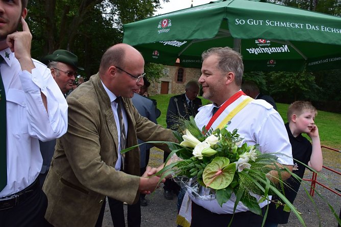 Gratulation (Foto: Schützengesellschaft) Gratulation (Foto: Schützengesellschaft)