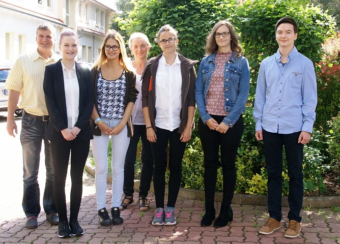 Neue Azubis (Foto: Waldmann) Neue Azubis (Foto: Waldmann)