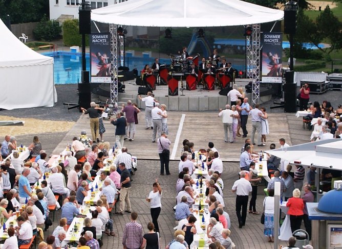 Sommernachtsball (Foto: Waldmann) Sommernachtsball (Foto: Waldmann)