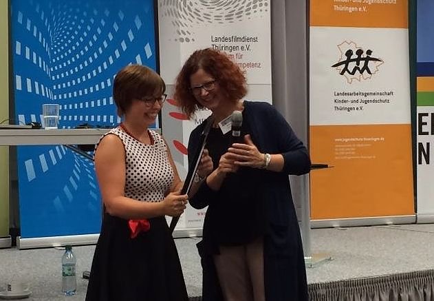 Preis &uuml;berreicht (Foto: Radio ENNO)