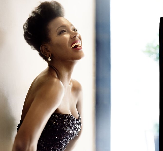 China Moses wird den JazzRabazz 2016 auf der gro&szlig;en B&uuml;hne des Nordh&auml;user Theaters er&ouml;ffnen (Foto: Angelo Glashagel)