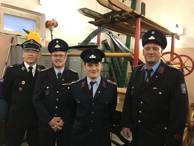 Besuch bei der Feuerwehr (Foto: Natalie H&uuml;nger)